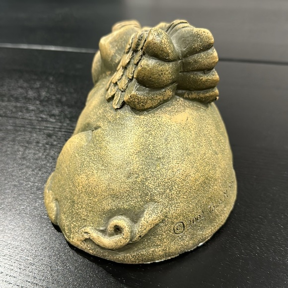 The Stone Bunny Inc. Pig with Wings Statue - Picture 5 of 8